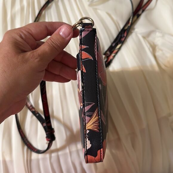 GUESS Small Black Floral Hummingbird Print Leather Crossbody Bag Purse - Picture 6 of 16